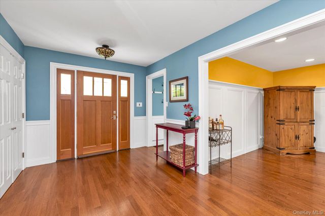 84 Derby Avenue, Greenlawn, NY 11740