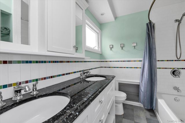84 Derby Avenue, Greenlawn, NY 11740