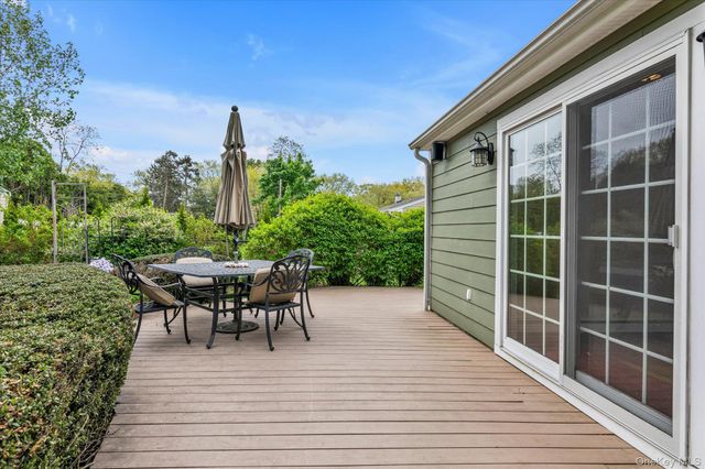 84 Derby Avenue, Greenlawn, NY 11740