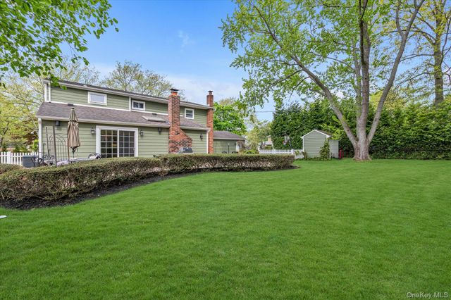 84 Derby Avenue, Greenlawn, NY 11740