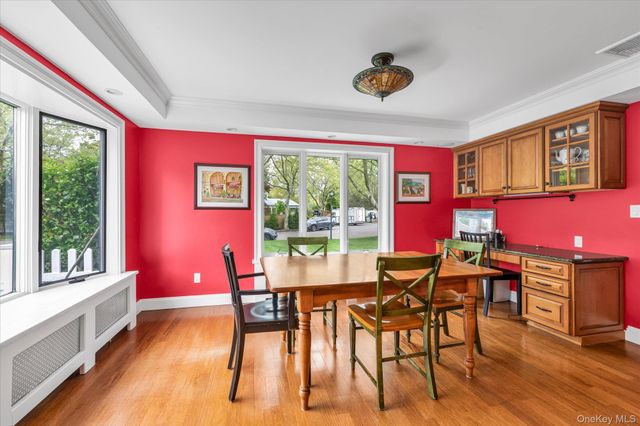 84 Derby Avenue, Greenlawn, NY 11740