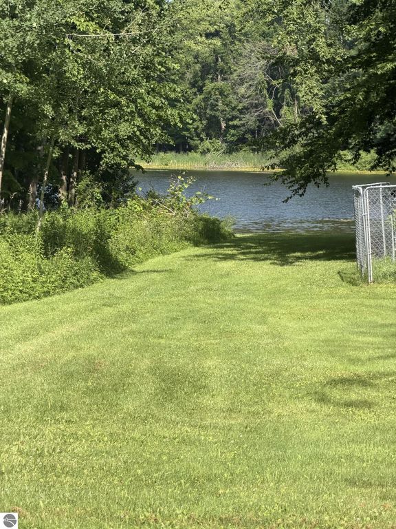 Image 14 of property listing at 7667 Windoga Lake Drive, Weidman, MI 48893