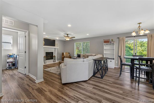37638 N Dianne Lane, New Boston, MI 48164