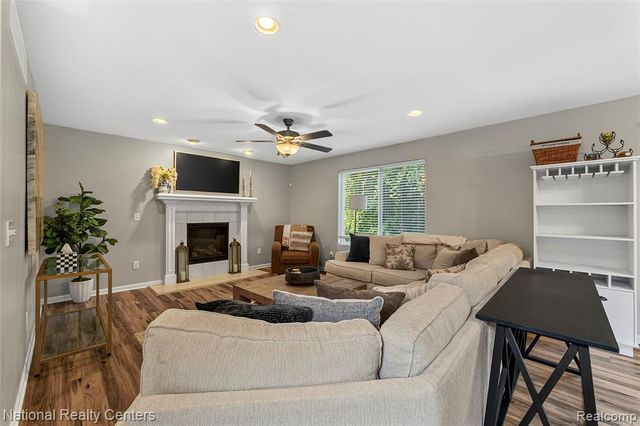 37638 N Dianne Lane, New Boston, MI 48164