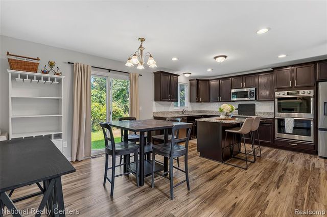 37638 N Dianne Lane, New Boston, MI 48164