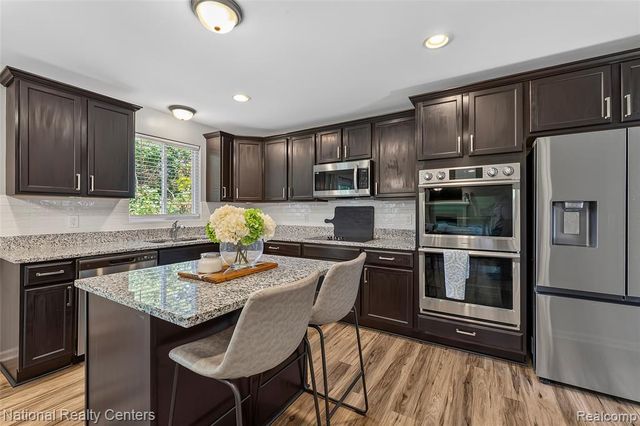 37638 N Dianne Lane, New Boston, MI 48164