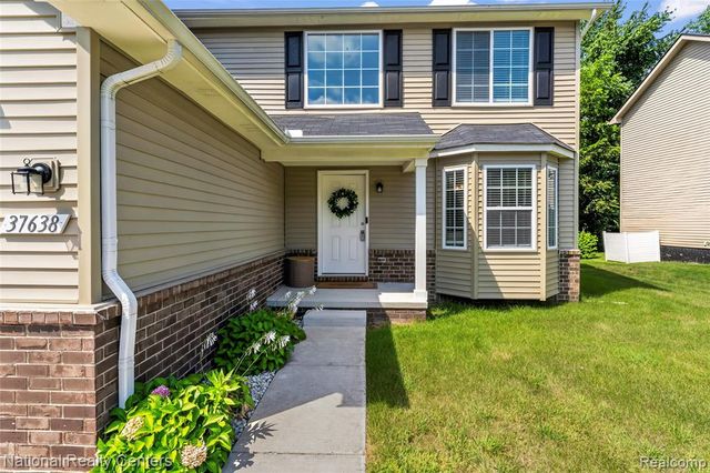 37638 N Dianne Lane, New Boston, MI 48164