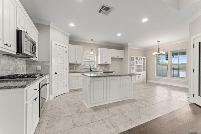 12523 Great Tern Ave, Baton Rouge, LA 70810