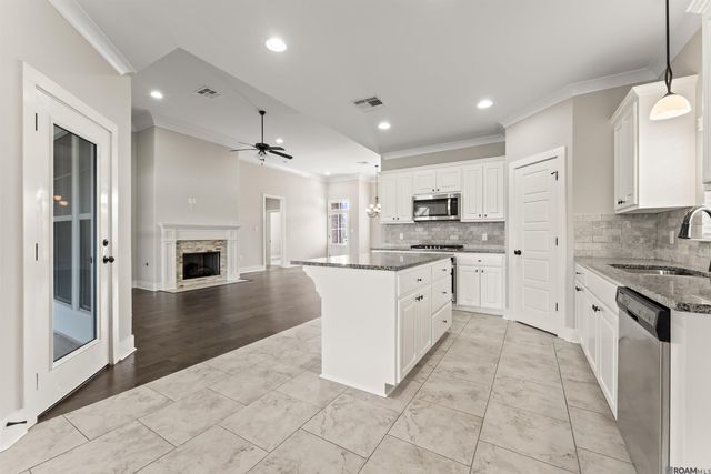 12523 Great Tern Ave, Baton Rouge, LA 70810