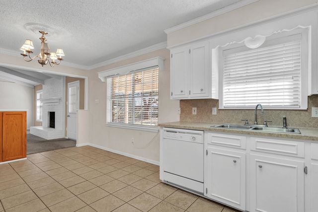 1822 N Shenandoah, Longview, TX 75605