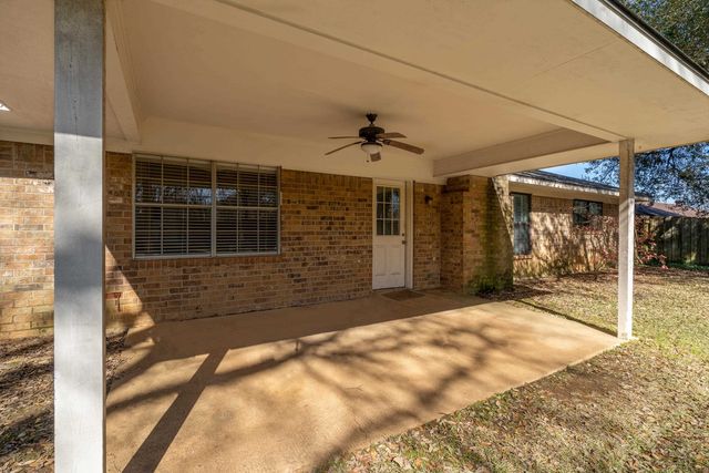 1822 N Shenandoah, Longview, TX 75605