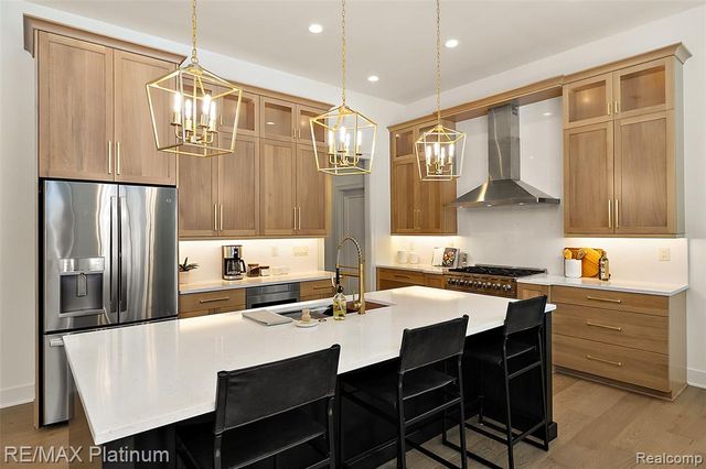 52921 Royal Park Avenue, Shelby Twp, MI 48315