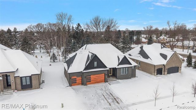 52921 Royal Park Avenue, Shelby Twp, MI 48315