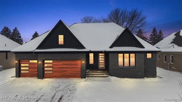 52921 Royal Park Avenue, Shelby Twp, MI 48315