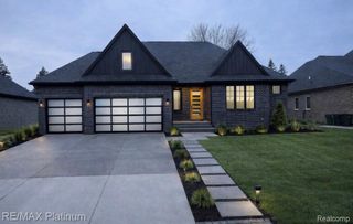 52921 Royal Park Avenue, Shelby Twp, MI 48315