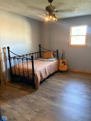 908 S Division Street, Cayuga, IN 47928