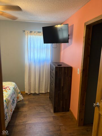 908 S Division Street, Cayuga, IN 47928