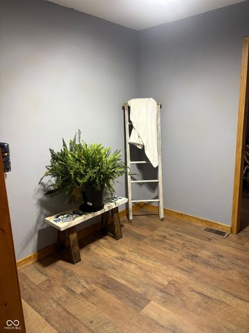 908 S Division Street, Cayuga, IN 47928