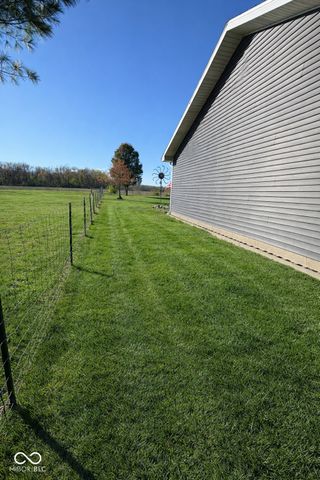 908 S Division Street, Cayuga, IN 47928