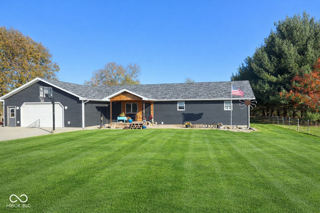 908 S Division Street, Cayuga, IN 47928