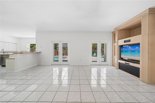 7605 SW 147th St, Palmetto Bay, FL 33158