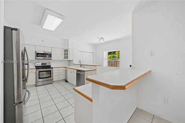 7605 SW 147th St, Palmetto Bay, FL 33158