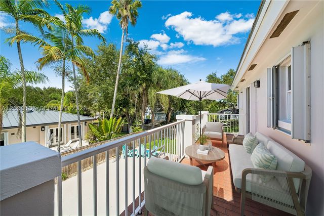 7605 SW 147th St, Palmetto Bay, FL 33158