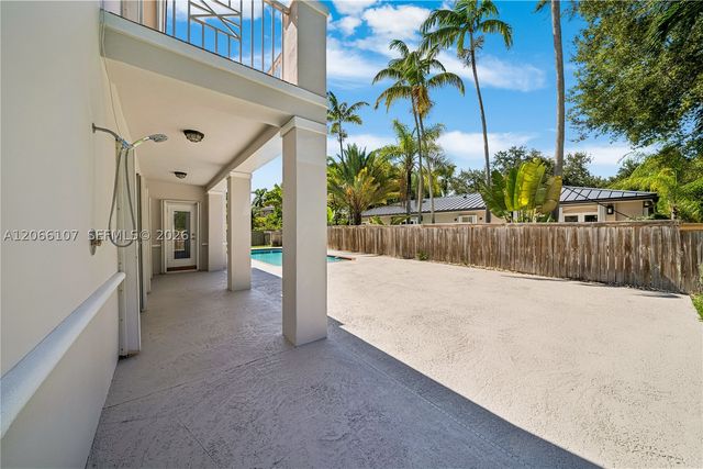 7605 SW 147th St, Palmetto Bay, FL 33158