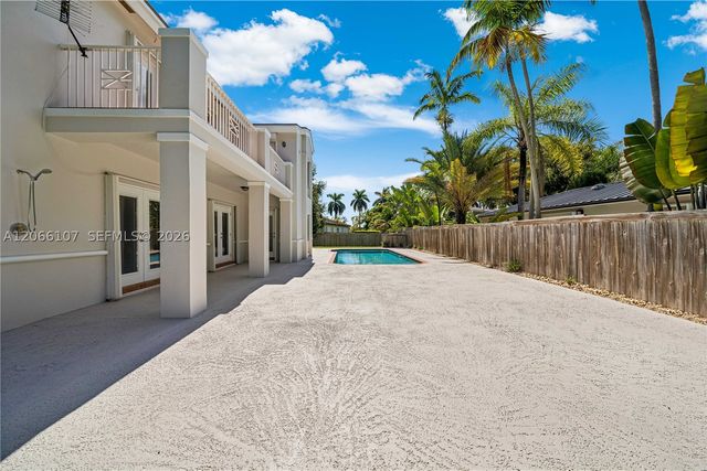 7605 SW 147th St, Palmetto Bay, FL 33158