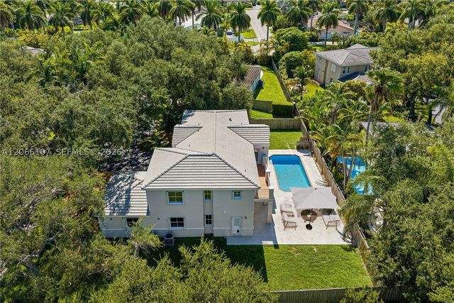 7605 SW 147th St, Palmetto Bay, FL 33158