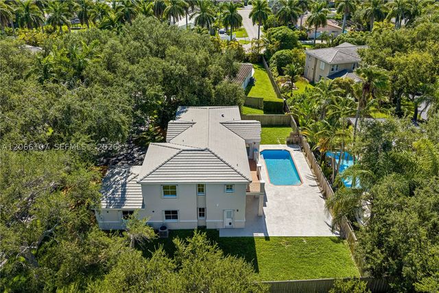 7605 SW 147th St, Palmetto Bay, FL 33158