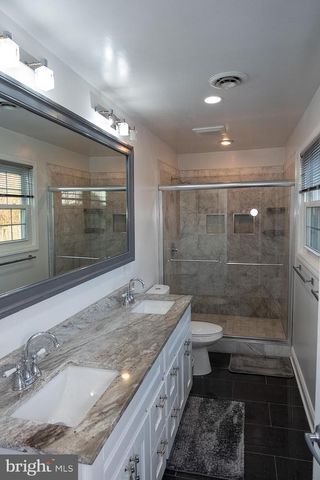 3320 OXON RUN RD SE, Washington, DC 20032