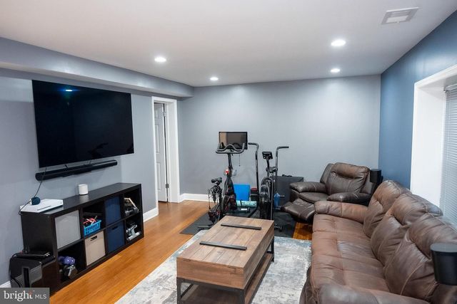 3320 OXON RUN RD SE, Washington, DC 20032