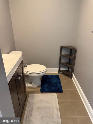 3320 OXON RUN RD SE, Washington, DC 20032