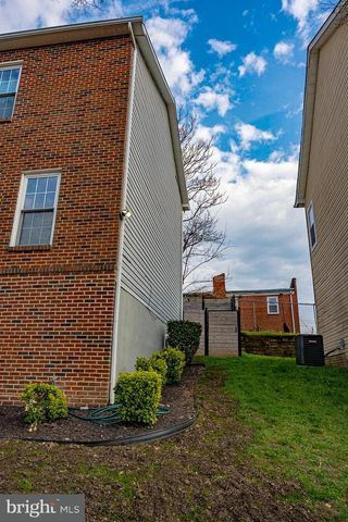 3320 OXON RUN RD SE, Washington, DC 20032