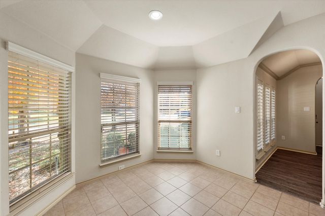 1613 Country Hills Drive, Midlothian, TX 76065