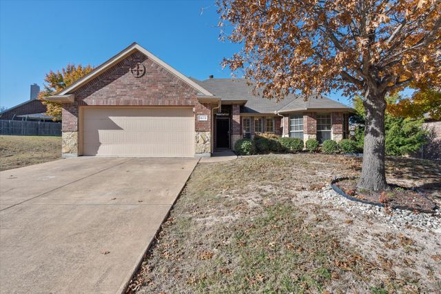 1613 Country Hills Drive, Midlothian, TX 76065