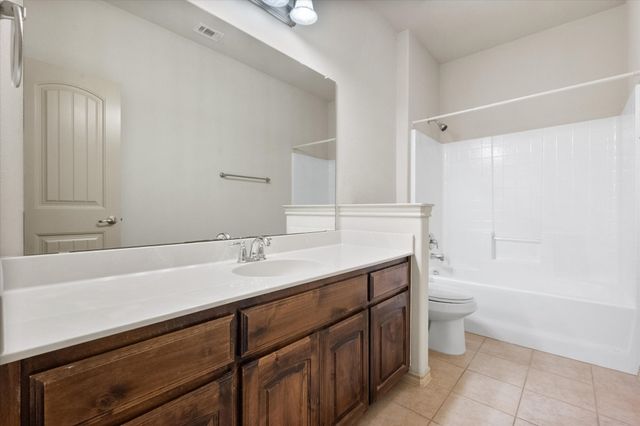 1613 Country Hills Drive, Midlothian, TX 76065