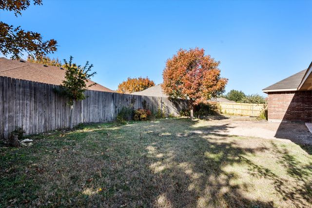 1613 Country Hills Drive, Midlothian, TX 76065