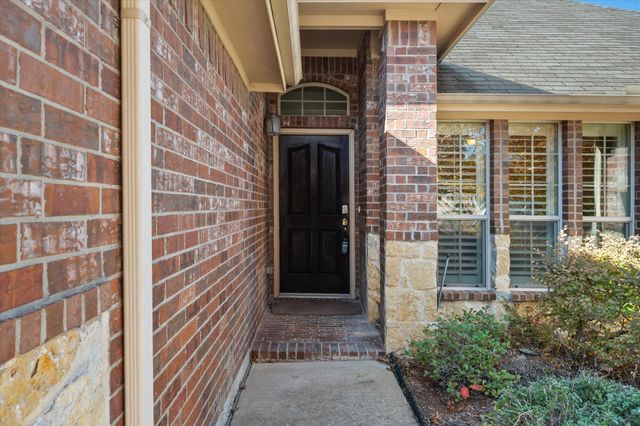 1613 Country Hills Drive, Midlothian, TX 76065