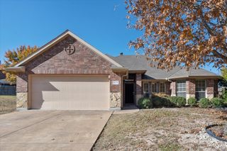 1613 Country Hills Drive, Midlothian, TX 76065