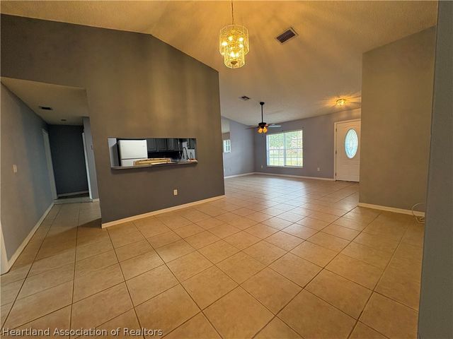 3928 Mendoza Avenue, Sebring, FL 33872