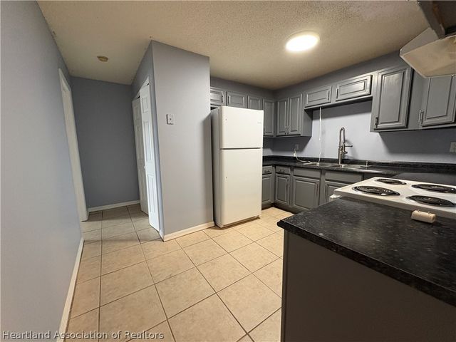 3928 Mendoza Avenue, Sebring, FL 33872