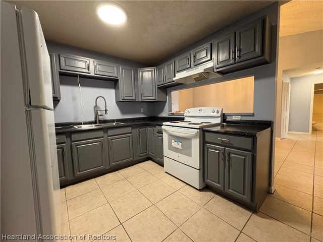 3928 Mendoza Avenue, Sebring, FL 33872