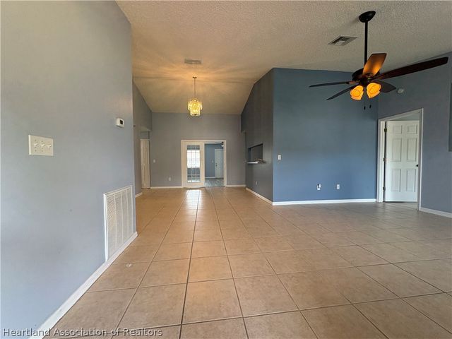 3928 Mendoza Avenue, Sebring, FL 33872