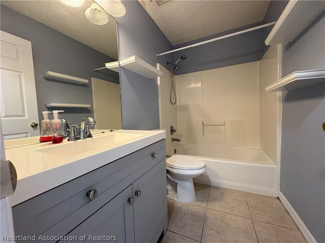 3928 Mendoza Avenue, Sebring, FL 33872