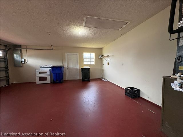 3928 Mendoza Avenue, Sebring, FL 33872