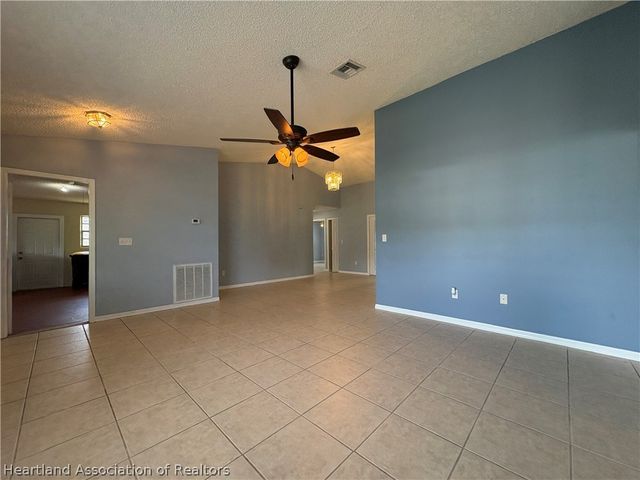 3928 Mendoza Avenue, Sebring, FL 33872
