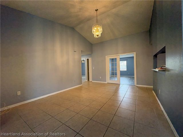 3928 Mendoza Avenue, Sebring, FL 33872