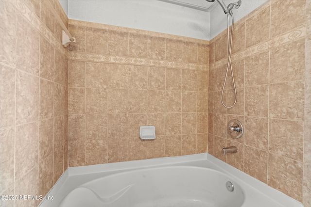 8539 GATE Parkway W 131, Jacksonville, FL 32216